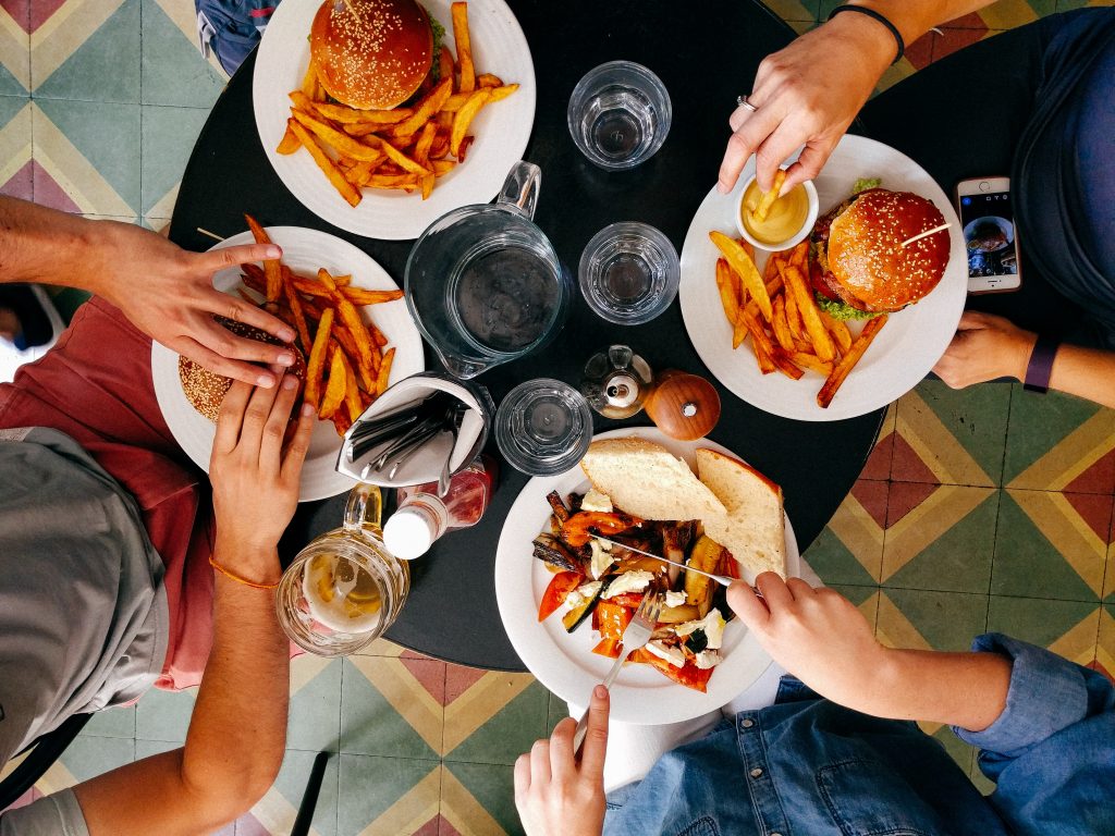 Eating Well While Traveling